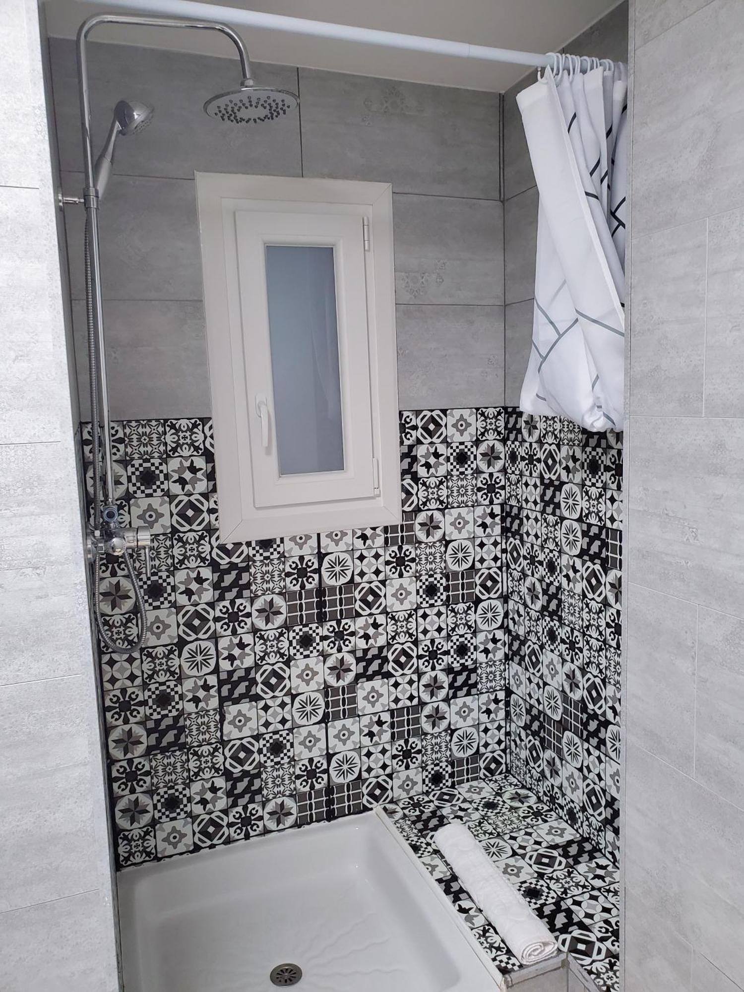 Apartamento Centrico Con Patio Privado Tarragona Exterior photo